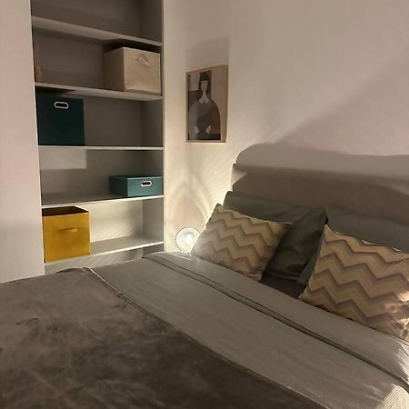Stylish Renovated Apartment In Chiado 리스본 외부 사진