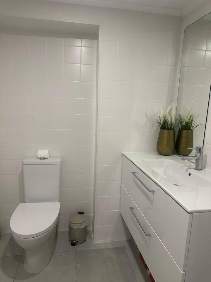 Stylish Renovated Apartment In Chiado 리스본 외부 사진