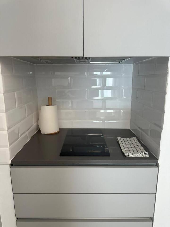 Stylish Renovated Apartment In Chiado 리스본 외부 사진