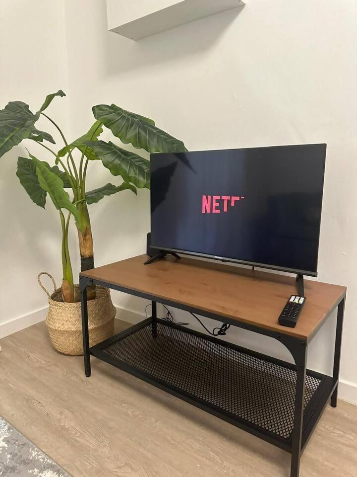 Stylish Renovated Apartment In Chiado 리스본 외부 사진