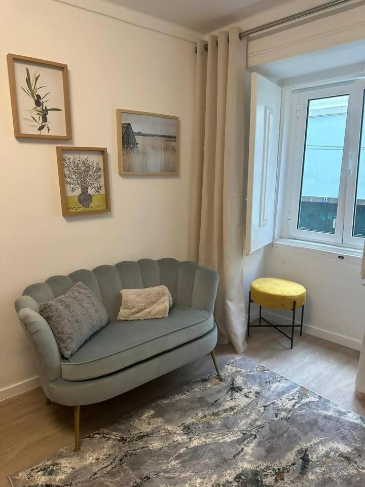 Stylish Renovated Apartment In Chiado 리스본 외부 사진